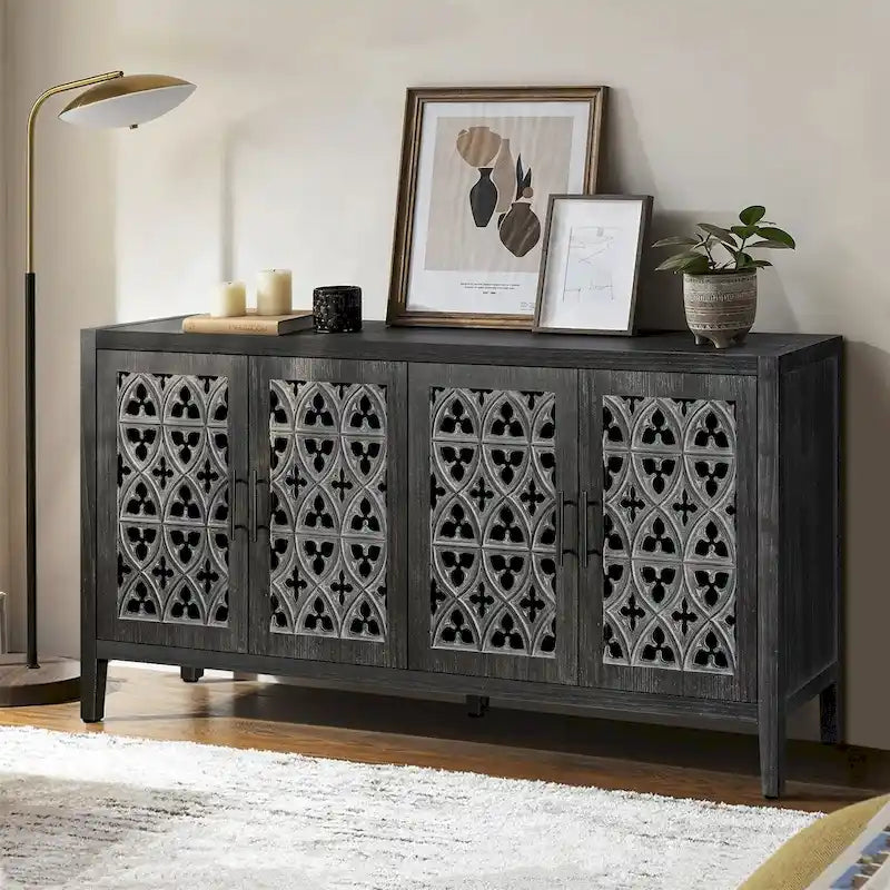 Buffet ancien à quatre portes creuses – Bahut vintage en bois avec portes sculptées de motifs floraux et étagères réglables